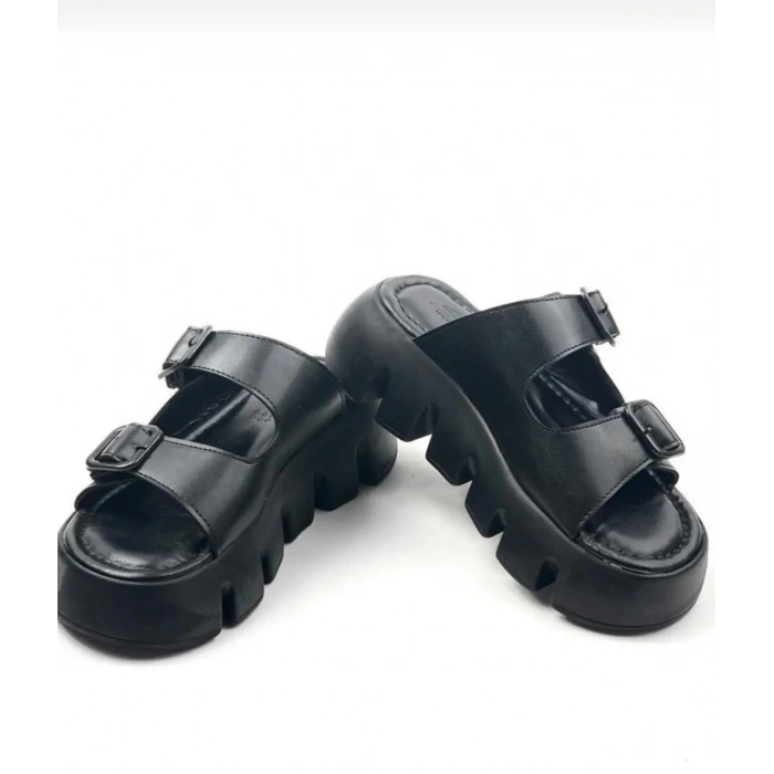 Siyah Deri Tokalı Terlik