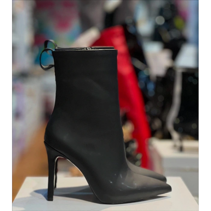 Siyah Özel Malzeme Botiee