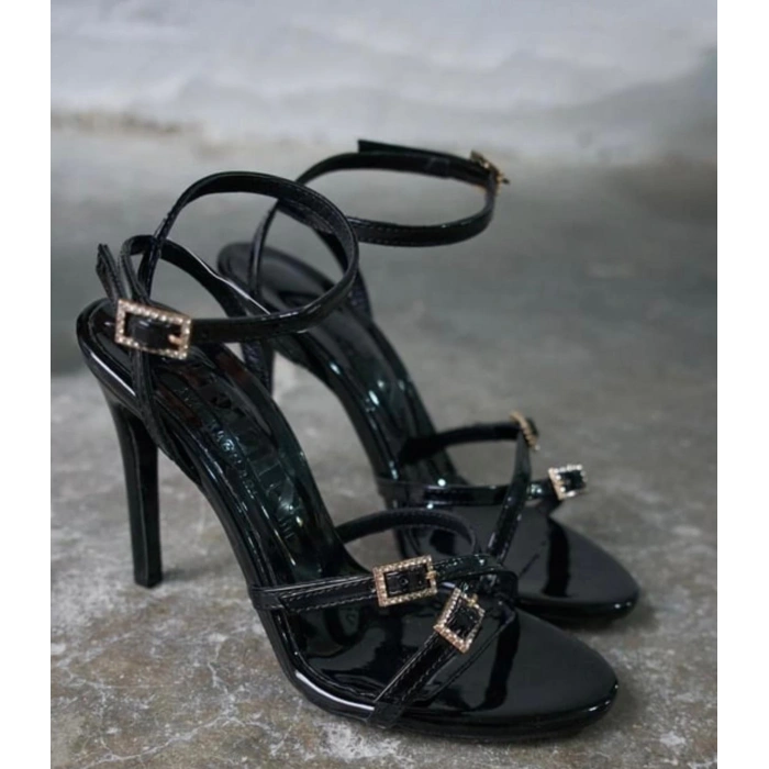 Siyah rugan Bantlı Taş Detaylı Topuklu