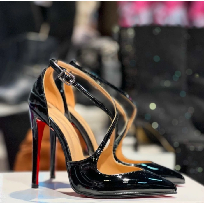 Siyah Rugan Çapraz Bağlı Stiletto