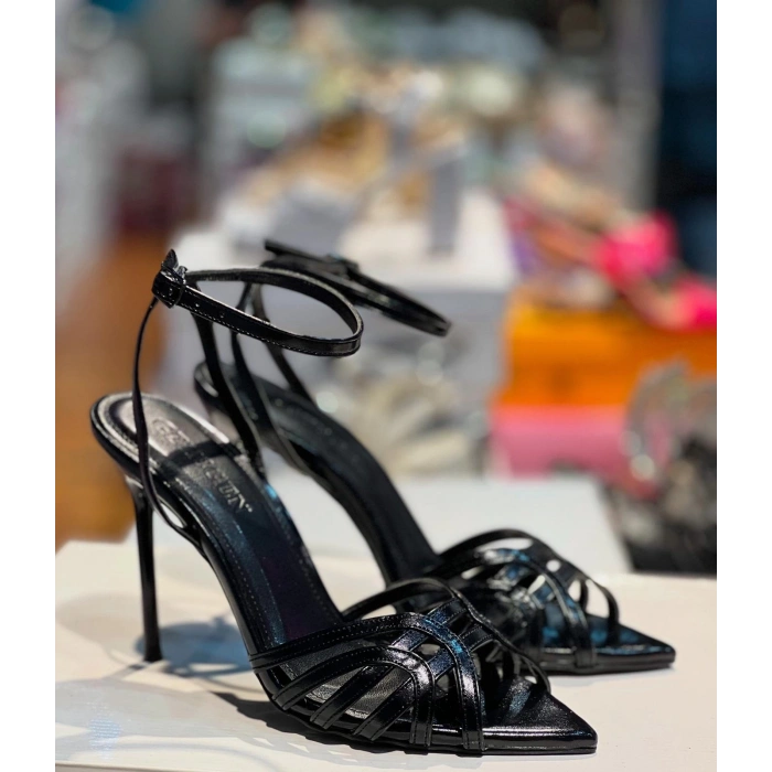 Siyah Rugan Kafes Topuklu