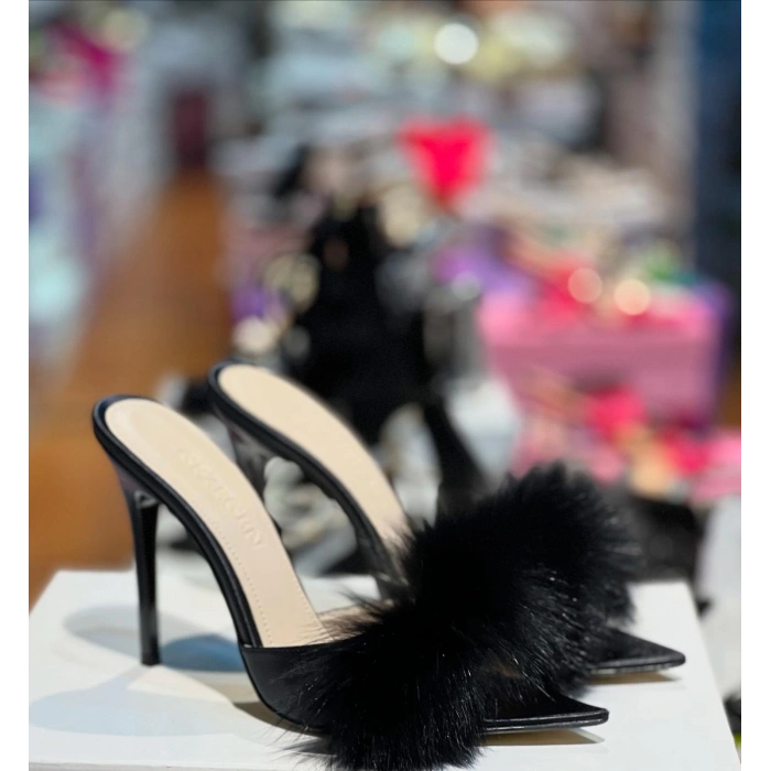 Siyah Saten Kürklü Terlik