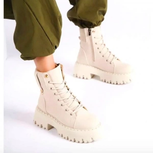 Bej Deri İçten Fermuarlı Postal