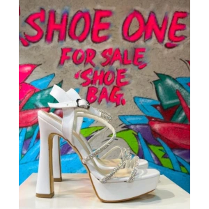 Beyaz Deri Taş Bantlı Platform