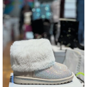 Beyaz Kürklü Taşlı Bot