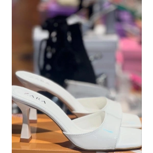 Beyaz Rugan Topuklu Terlik