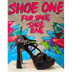 Siyah Deri Taşlı Platform