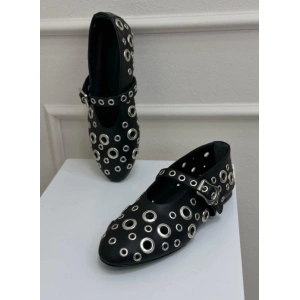 Siyah Deri Zımba Gözlü Babet