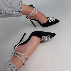 Siyah Saten Taşlı Stiletto
