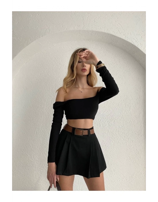 Kadın Siyah Piliseli Kemerli Mini Şortlu Etek