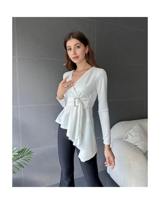 Kadın Beyaz Asimetrik Kesim Kemer Detaylı Bluz