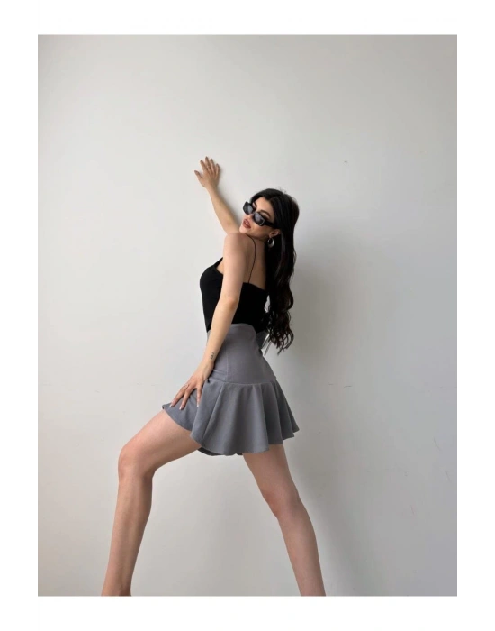 Kadın Gri Esnek Şortlu Volanlı Pileli Viskon Kloş Şort Etek