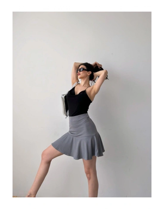 Kadın Gri Esnek Şortlu Volanlı Pileli Viskon Kloş Şort Etek