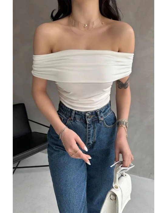 Kadın Beyaz Madonna Yaka Likralı Buzzy Bluz