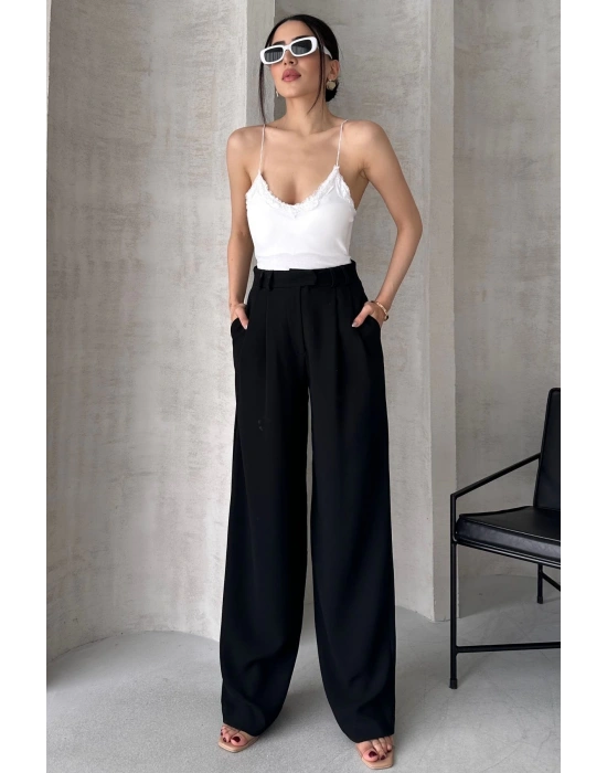 Kadın Beyaz Gloplu İp Askılı Büstiyer Sütyenli Crop Atlet