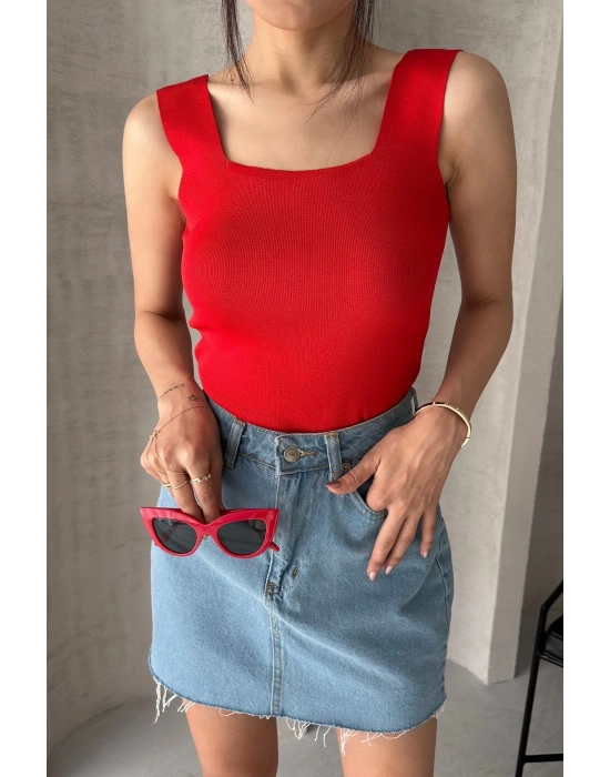 Kadın Kırmızı Kare Yaka Kalın Askılı Triko Bluz