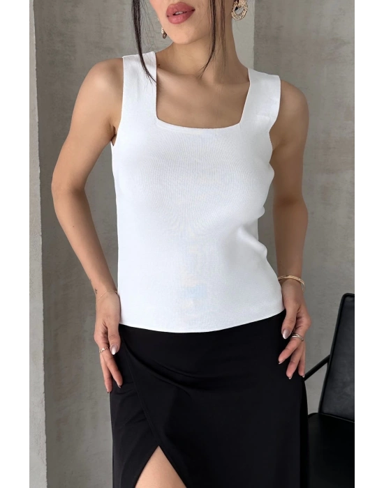 Kadın Beyaz Kare Yaka Kalın Askılı Triko Bluz