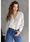Kadın Beyaz Dökümlü Saten Gömlek