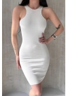 Kadın Beyaz Vücuda Oturan Sırt Dekolteli Mini Elbise