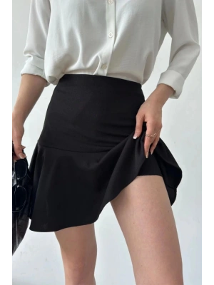 Kadın Siyah Esnek Şortlu Volanlı Pileli Viskon Kloş Şort Etek