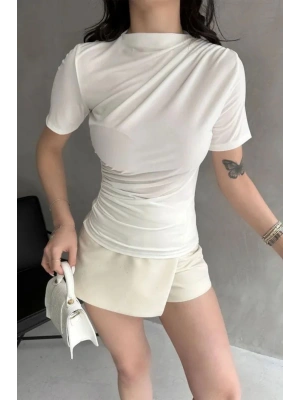 Beyaz Kısa Kol Drapeli Sandy Bluz