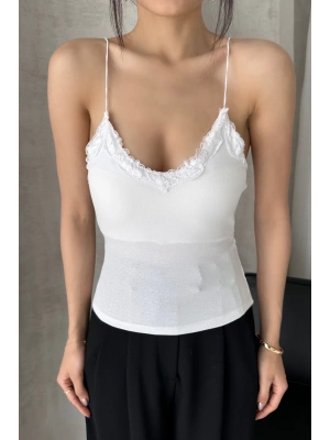 Kadın Beyaz Gloplu İp Askılı Büstiyer Sütyenli Crop Atlet