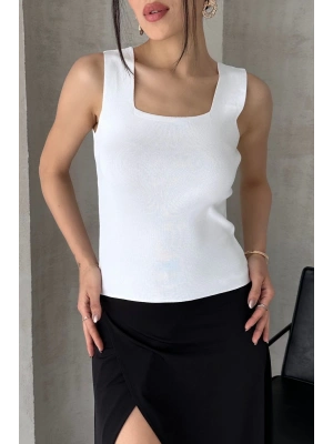 Kadın Beyaz Kare Yaka Kalın Askılı Triko Bluz