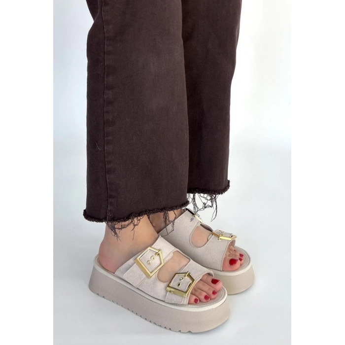 Coer Bej Süet Çift Tokalı Terlik