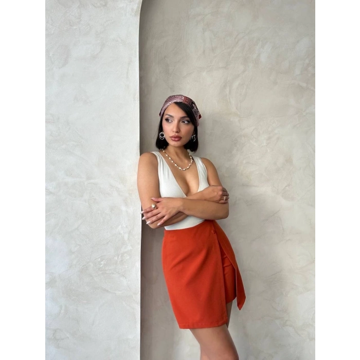 İki düğmeli kapaklı şort etek kremit s24046