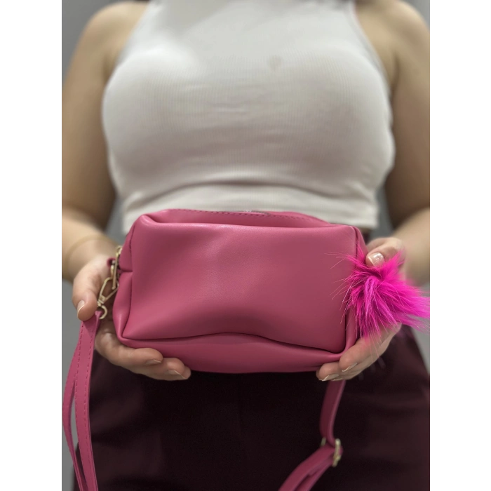 Ponpon fuşya cilt çanta