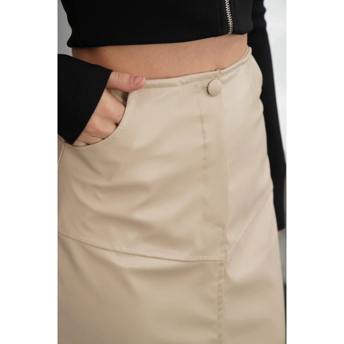 Yırtmaçlı uzun deri etek bej