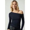Asimetrik yaka bluz lacivert pt