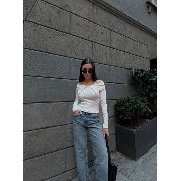 Kelebek yaka uzun kol bluz beyaz