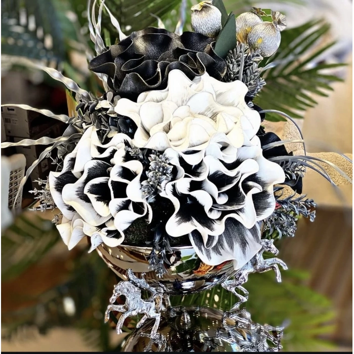 YAPAY ÇİÇEKLİ AT AYAKLI VAZO 45X31