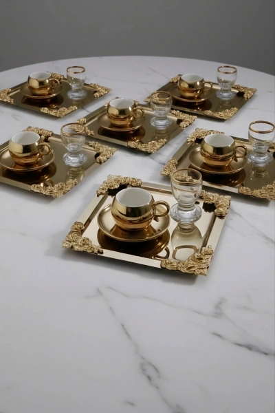 Köşe Üçlü Gül Aksesuarlı Paslanmaz Çelik 6 Adet Kare Gold Sunum Servis Tepsisi