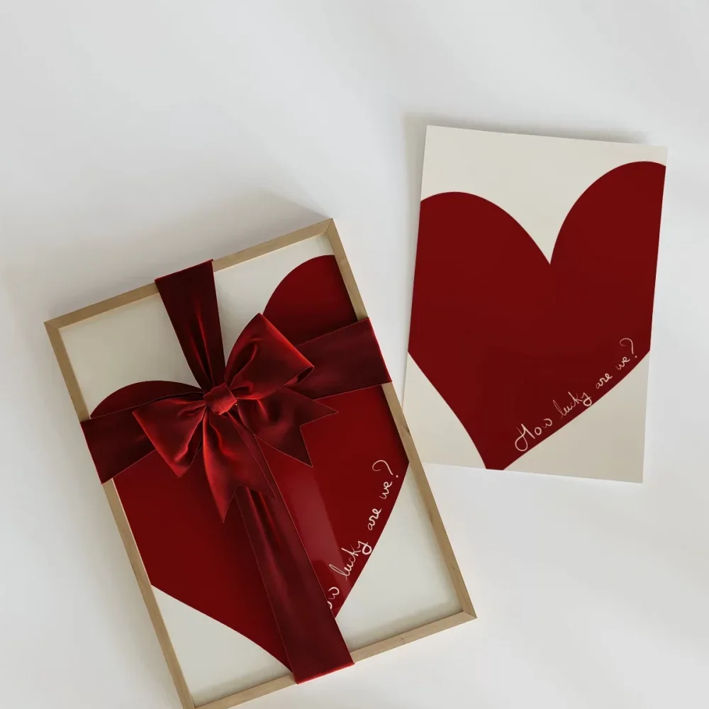 Kalp Tasarımlı Poster