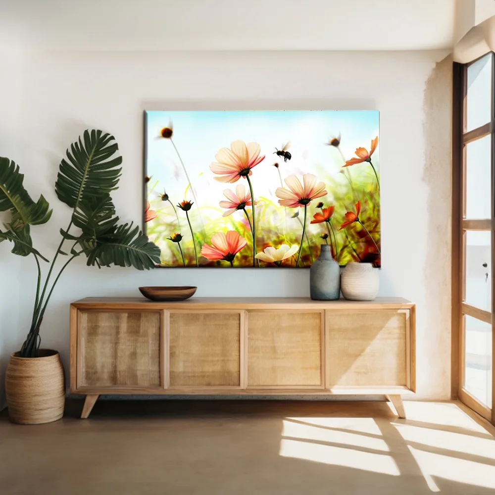 Çiçeklerden Bal Toplayan Arı Kanvas Tablo