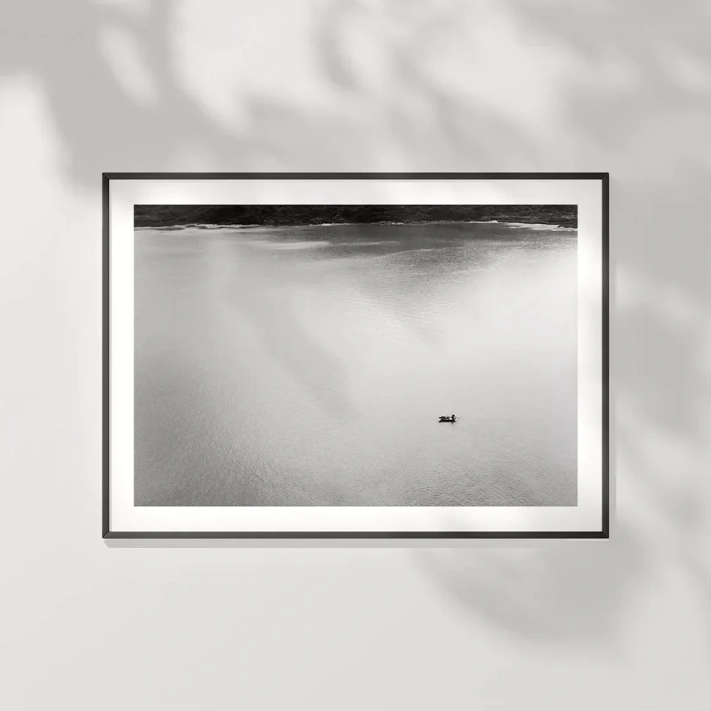 Huzur Dolu Yalnızlık Poster