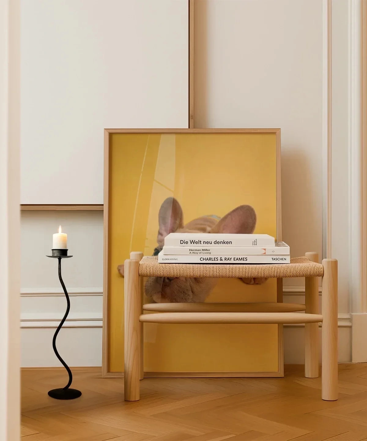 Sarı Zemin Üzerinde Sevimli Köpek Poster