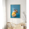 Mavi Fondaki Sarı Ceketli Köpek Poster