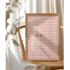 Pembe Zemin Üzerinde Kalpler ve Çarpılar Desenli Poster