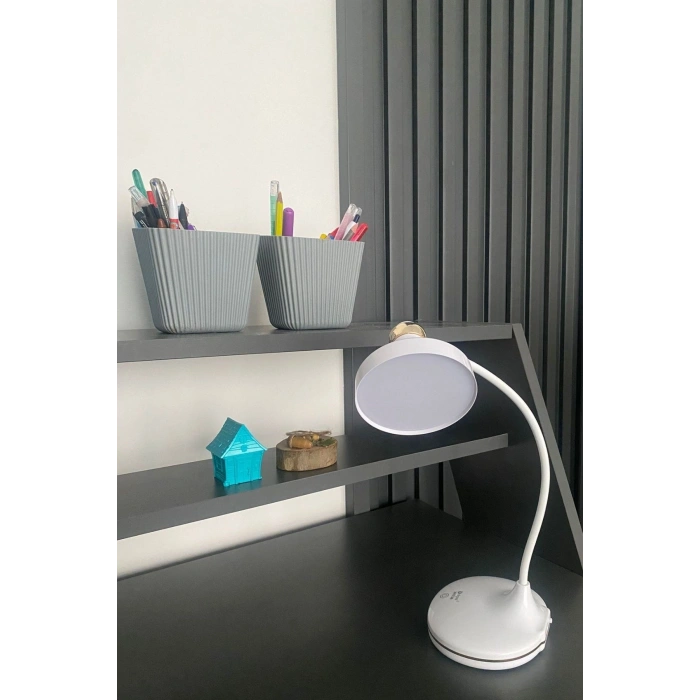 Dokunmatik 3 Farklı LED Işıklı Çalışma Masası Üstü Lamba