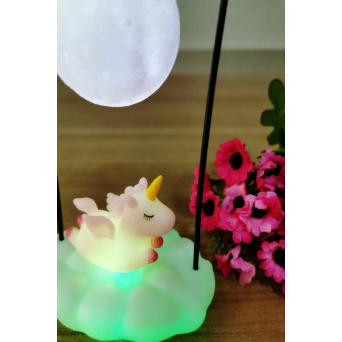 Işık Altında Sallanan Renk Değiştiren Unicornlu Gece Lambası
