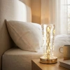 Silindirik Kristal Altın Toz Model LED Masa Lambası – Gold Tabanlı, Dokunmatik, 3 Renk Işık Modlu, Şarjlı Modern Dekoratif Gece Lambası