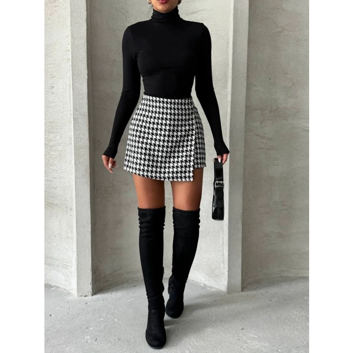 İki düğmeli kaz ayağı desen ch kumaş şort etek siyahbeyaz h26414