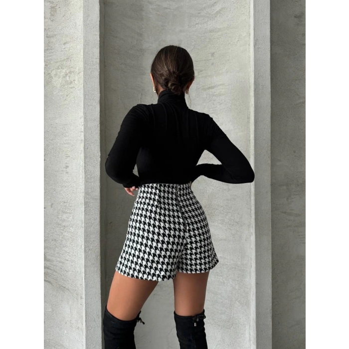 İki düğmeli kaz ayağı desen ch kumaş şort etek siyahbeyaz h26414