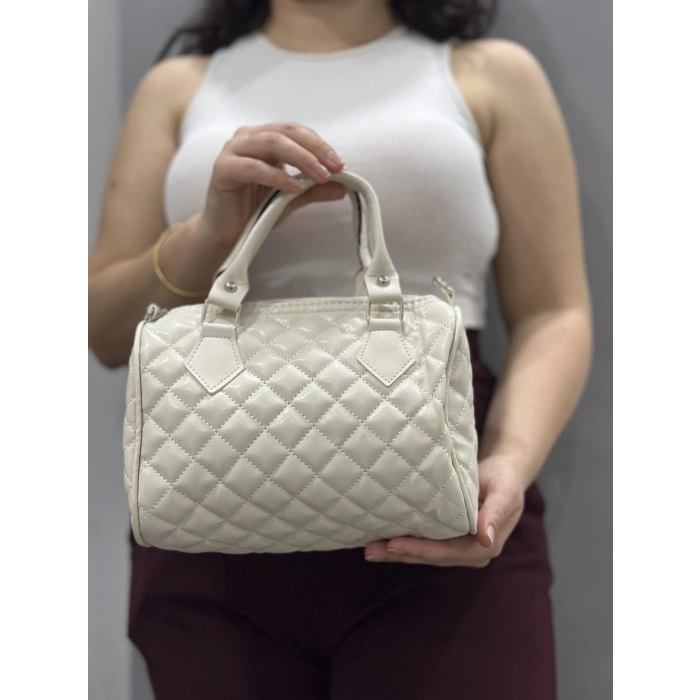 Kapaksız kapitone krem cilt çanta