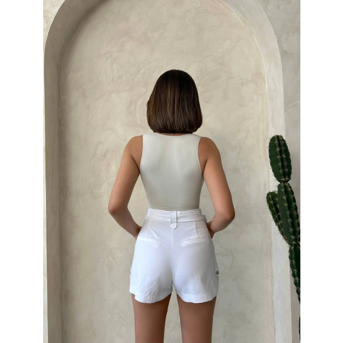 Kemer detaylı gabardin şort beyaz s25289