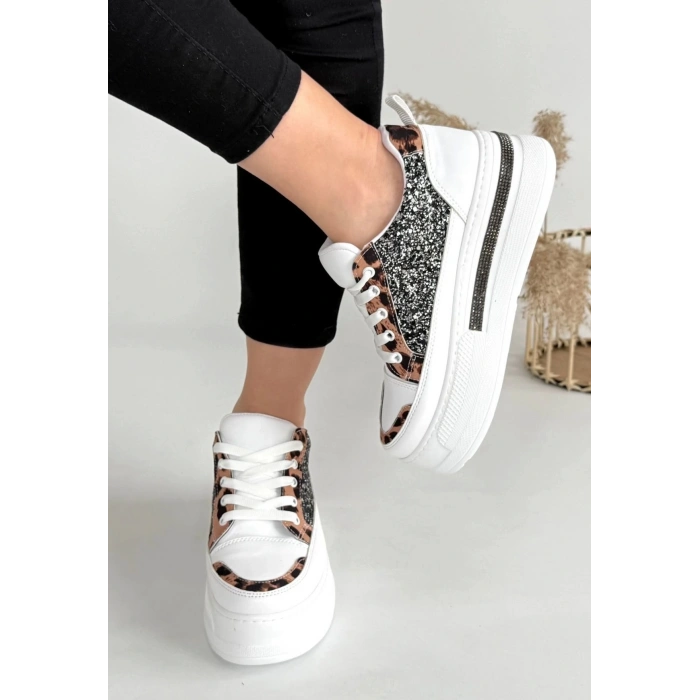 Lawin Beyaz Cilt Siyah Simli Bağcıklı Spor Ayakkabı