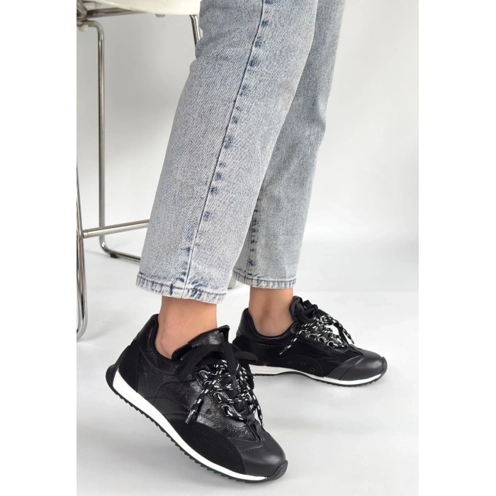 Ranu Siyah Cilt Paraşüt Detaylı Bağcıklı Spor Ayakkabı